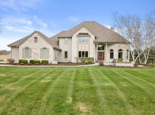 226 Crooked Stick Pass, North Prairie, WI 53153