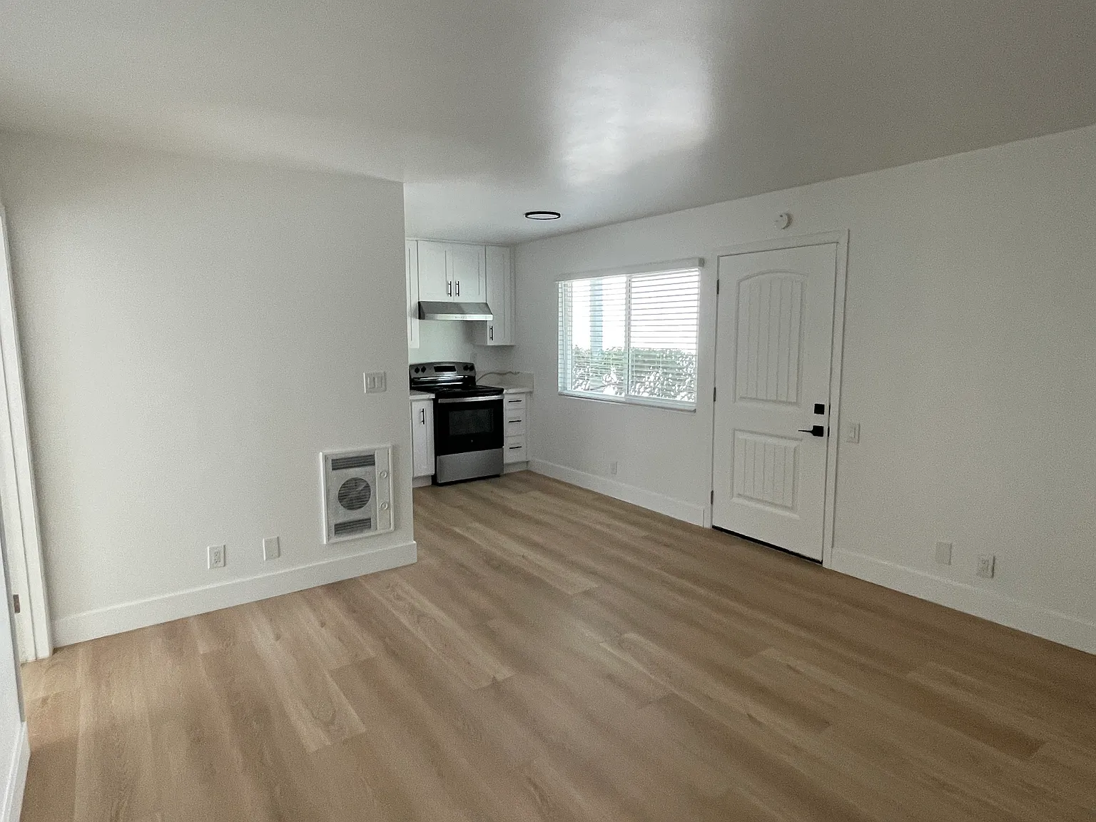 1 bed, 600 sqft, $2,300 — Photo 4