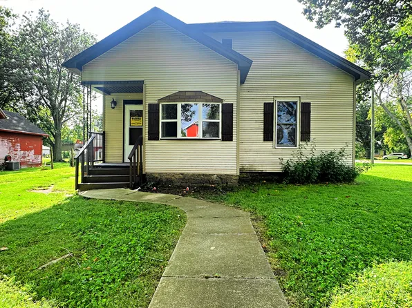 118 N Spruce St, Wenona, IL 61377