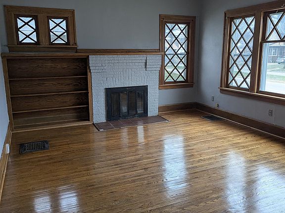 3rd image of 1803 Auburn St