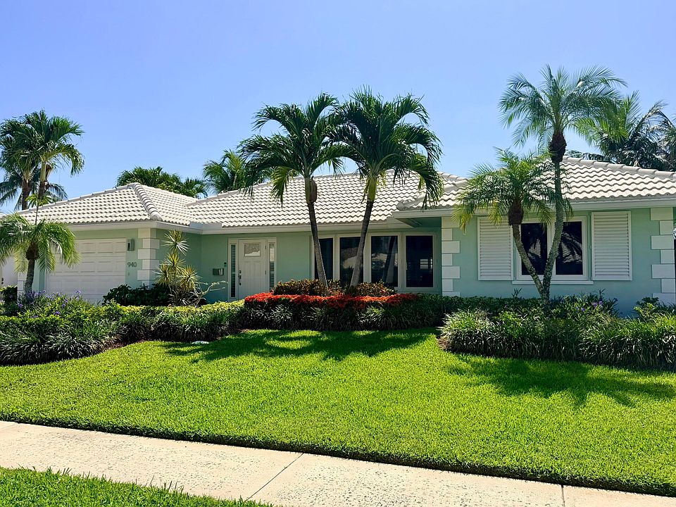 1st image of 940 SW Mulberry Way