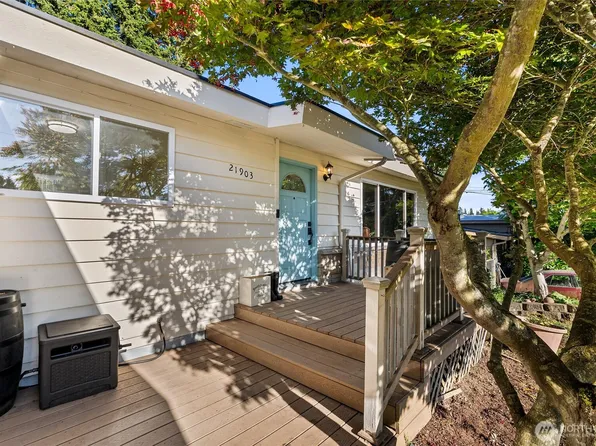 21903 82nd Place W, Edmonds, WA 98026