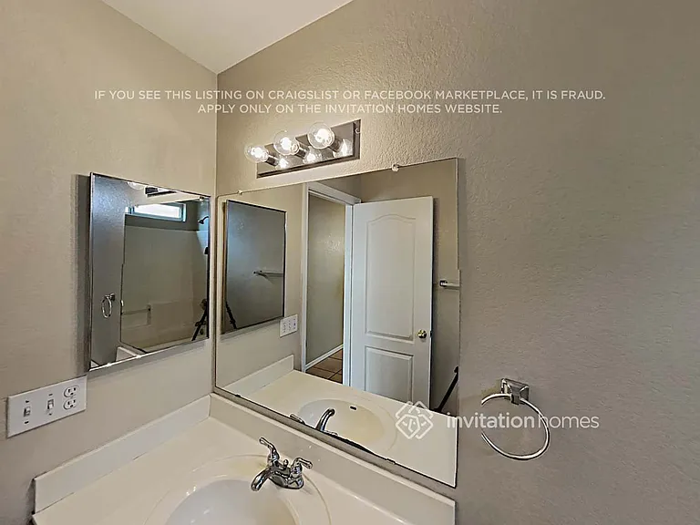 965 W 15th Ave — Photo 15