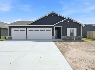 1606 N Topaz Ln, Mulvane, KS 67110