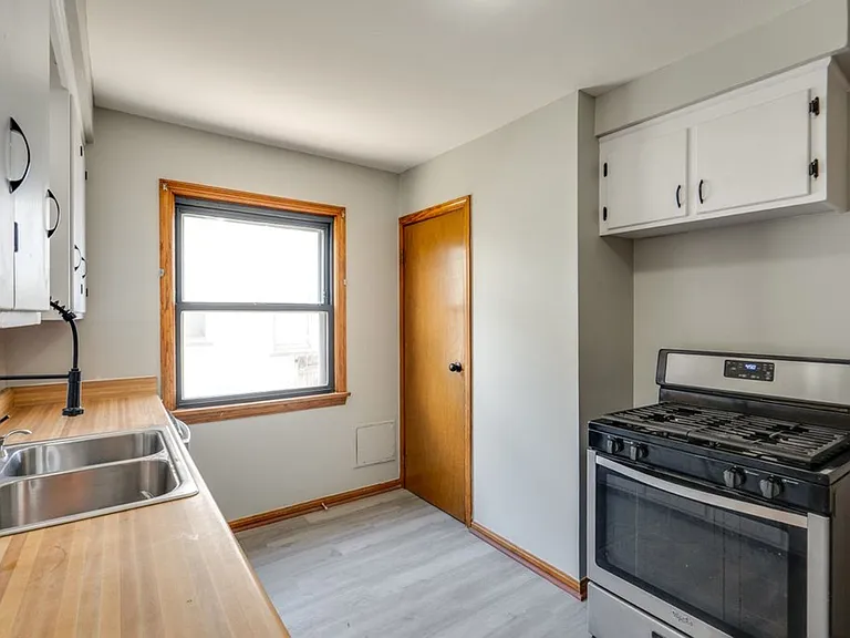 8514 Deerfield Dr — Photo 11