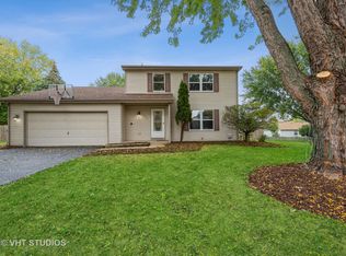 1440 N Parkview Ter, Algonquin, IL 60102