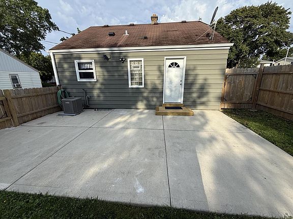 5th image of 3642 S 91St STREET
