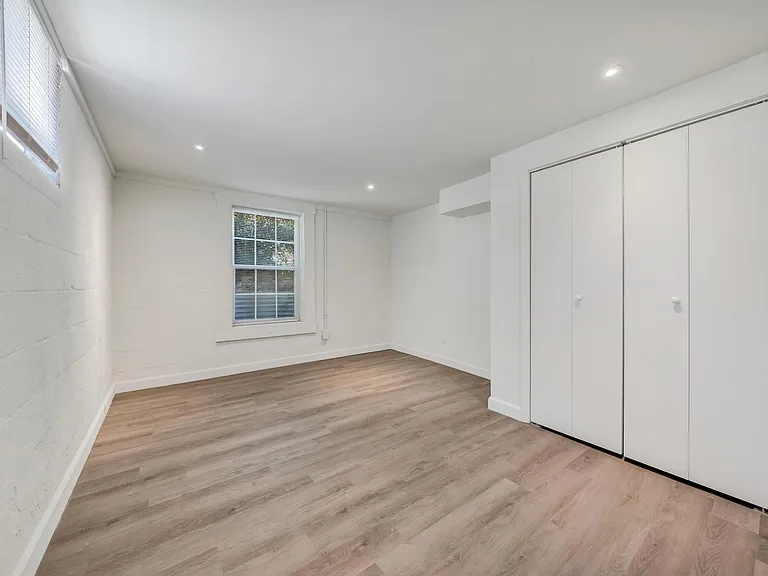 1523 Main St SW — Photo 1
