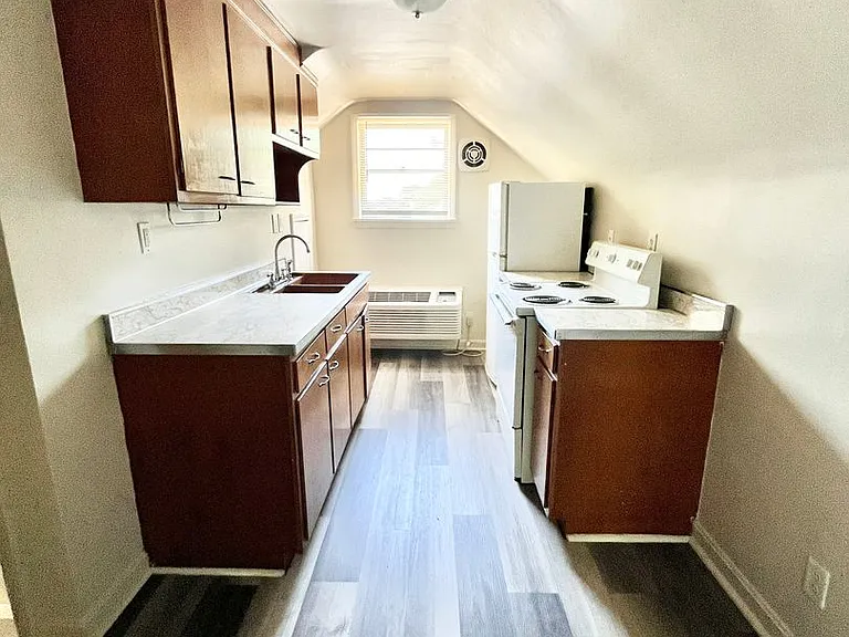 4012 Southern Parkway — Photo 7