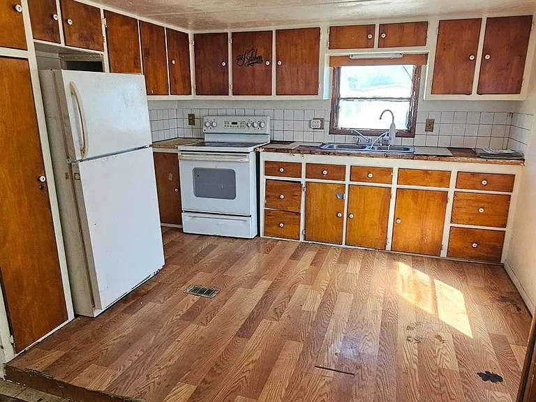 3870 E Benson Hwy #20 — Photo 10
