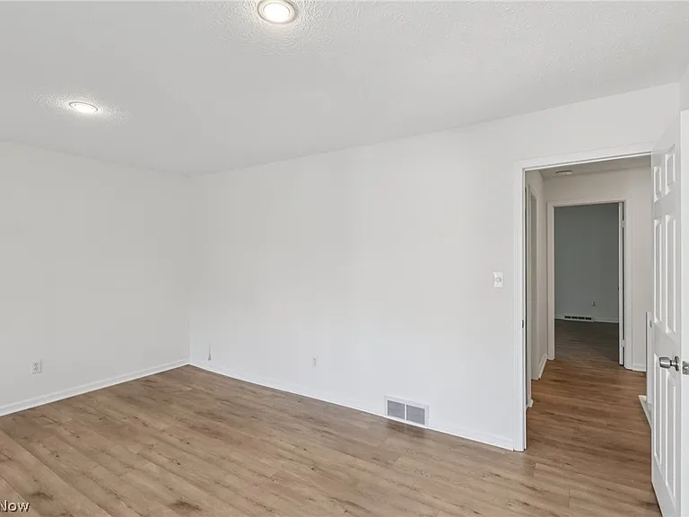 4473 Habersham Ln S — Photo 31