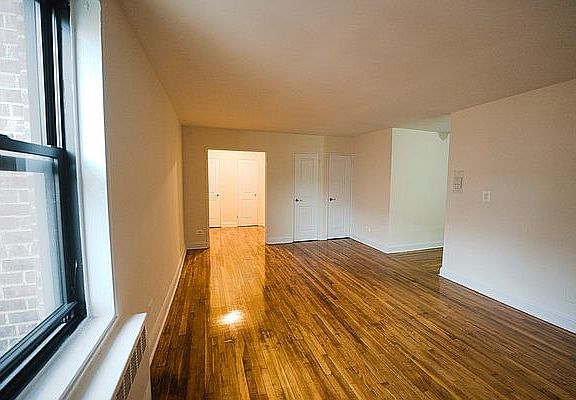 3rd image of 41-11 Parsons Blvd APT 505