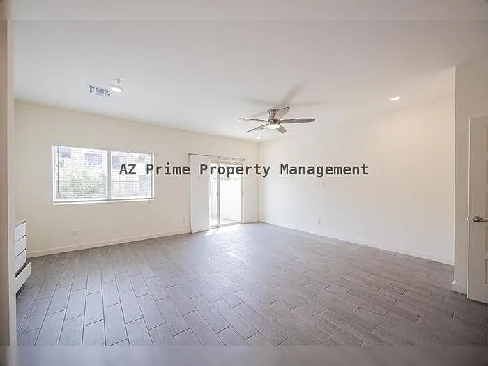 8343 N 22nd Dr — Photo 8
