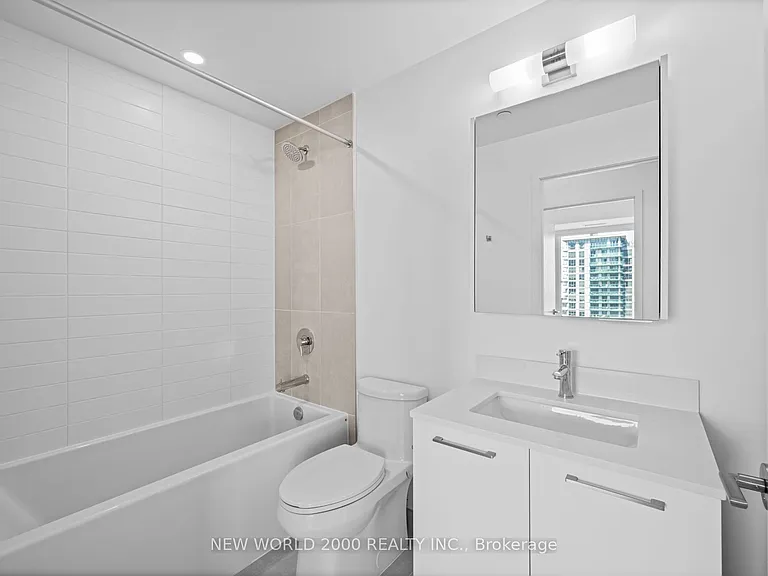 101 Roehampton Ave #2213 — Photo 15