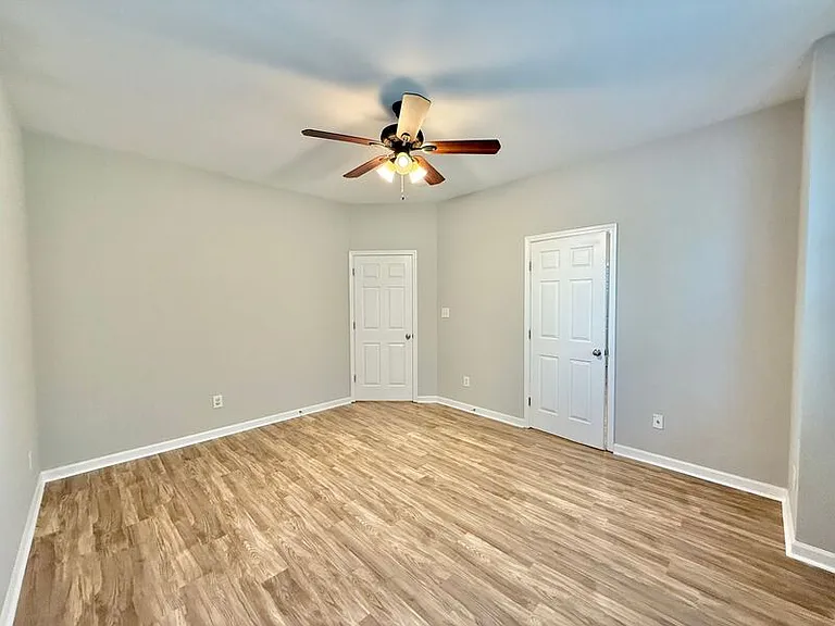2113 Trefoil Ln — Photo 11