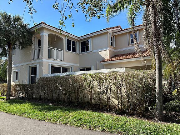 2nd image of 910 Doveplum Court #910