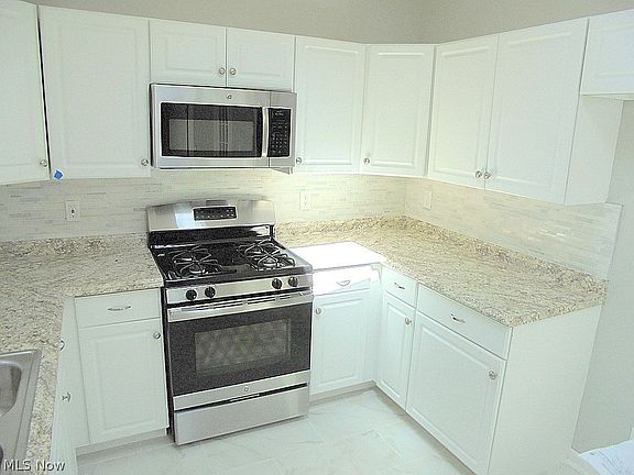 2nd image of 21301 Willow Ln