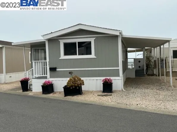 321 3rd Ave, Pacifica, CA 94044