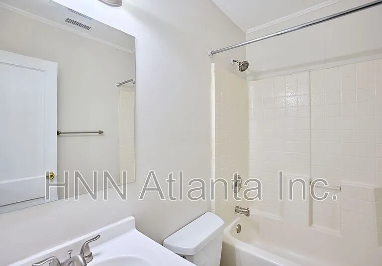 158 Hedges St SE — Photo 6