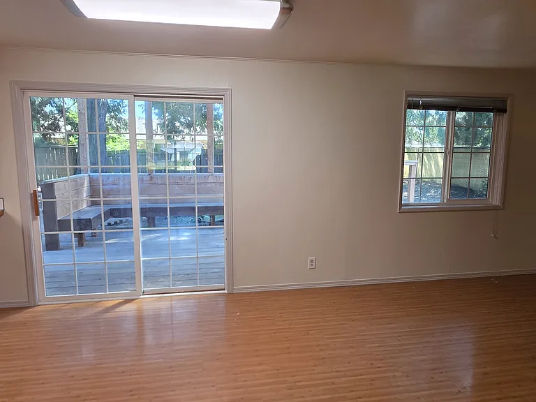 342 Norman Ave — Photo 3