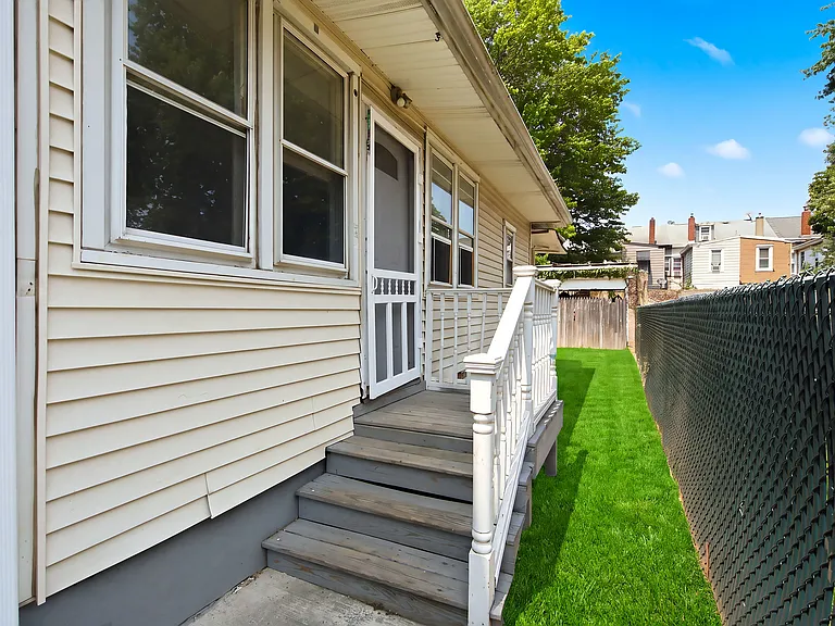 320 Hewitt St #2 — Photo 11