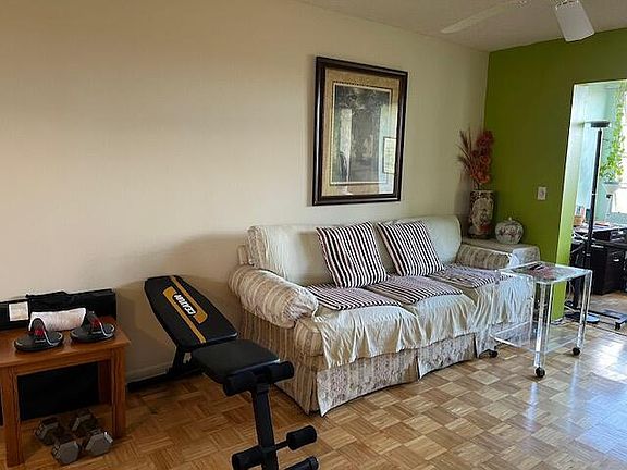 4th image of 2601 NE 3rd Ct #4080