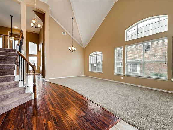 4th image of 217 Crystal Lake Dr