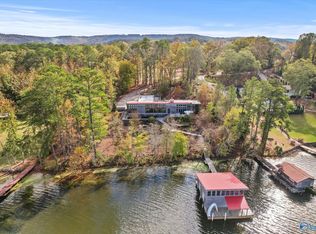 3156 Lakeshore Dr, Scottsboro, AL 35769