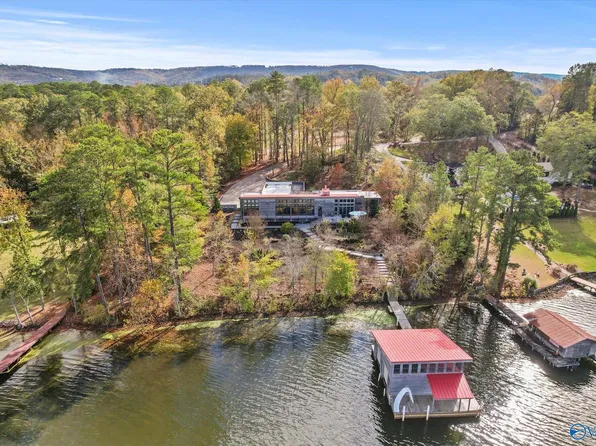 3156 Lakeshore Dr, Scottsboro, AL 35769
