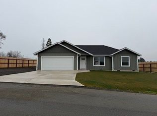 736 SE Hall St, Winston, OR 97496