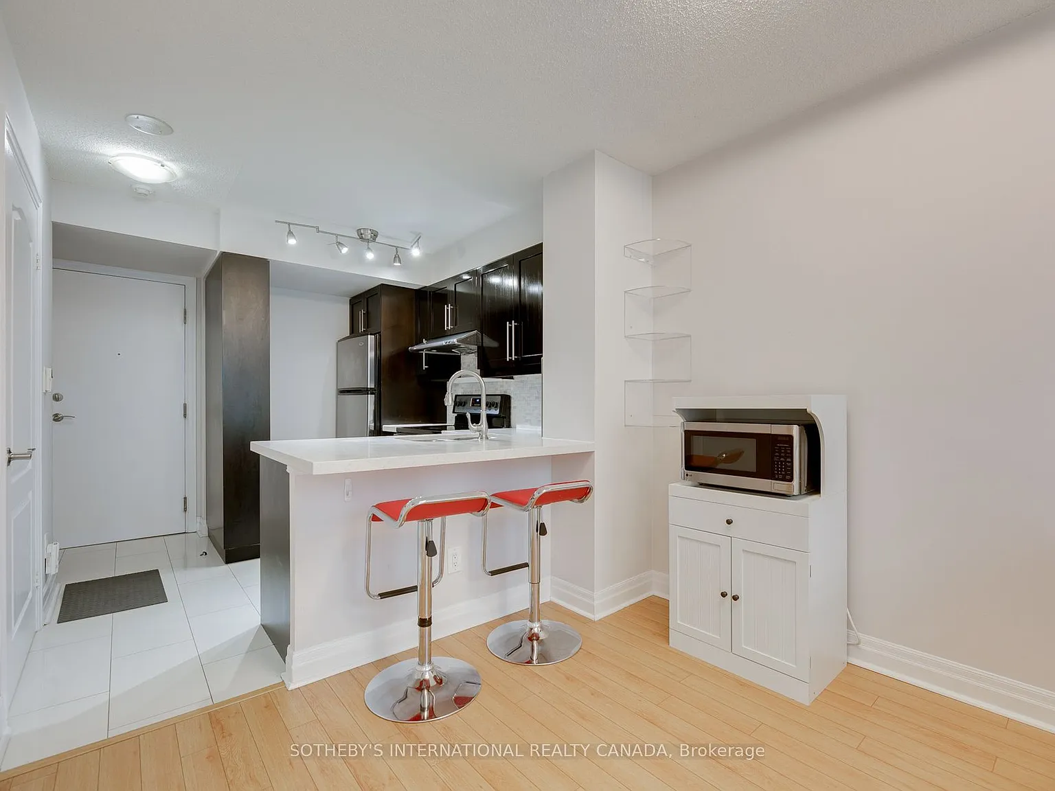 The Boulevard Condos — Photo 4