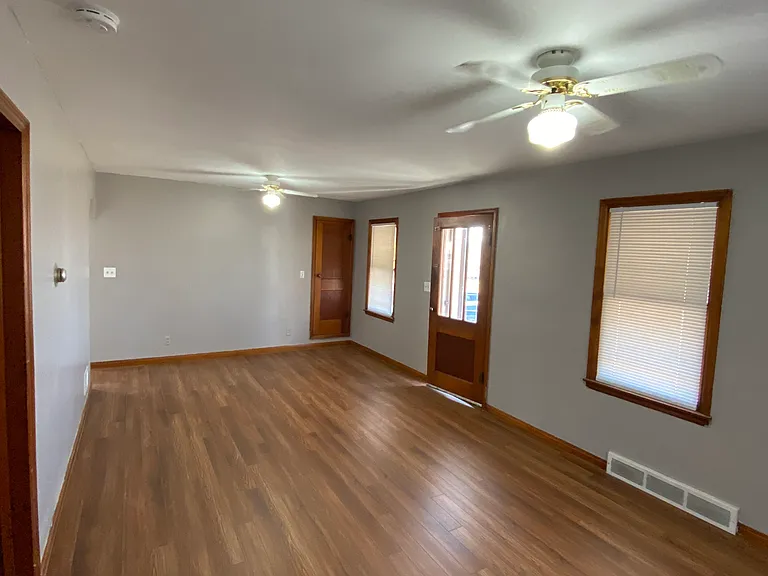 1115 N Dewey St — Photo 1