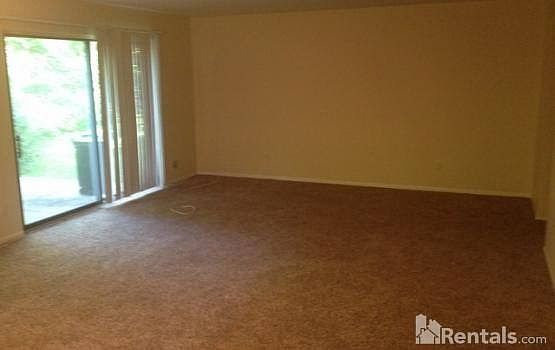3rd image of 27153 Farmbrook Villa Dr #1