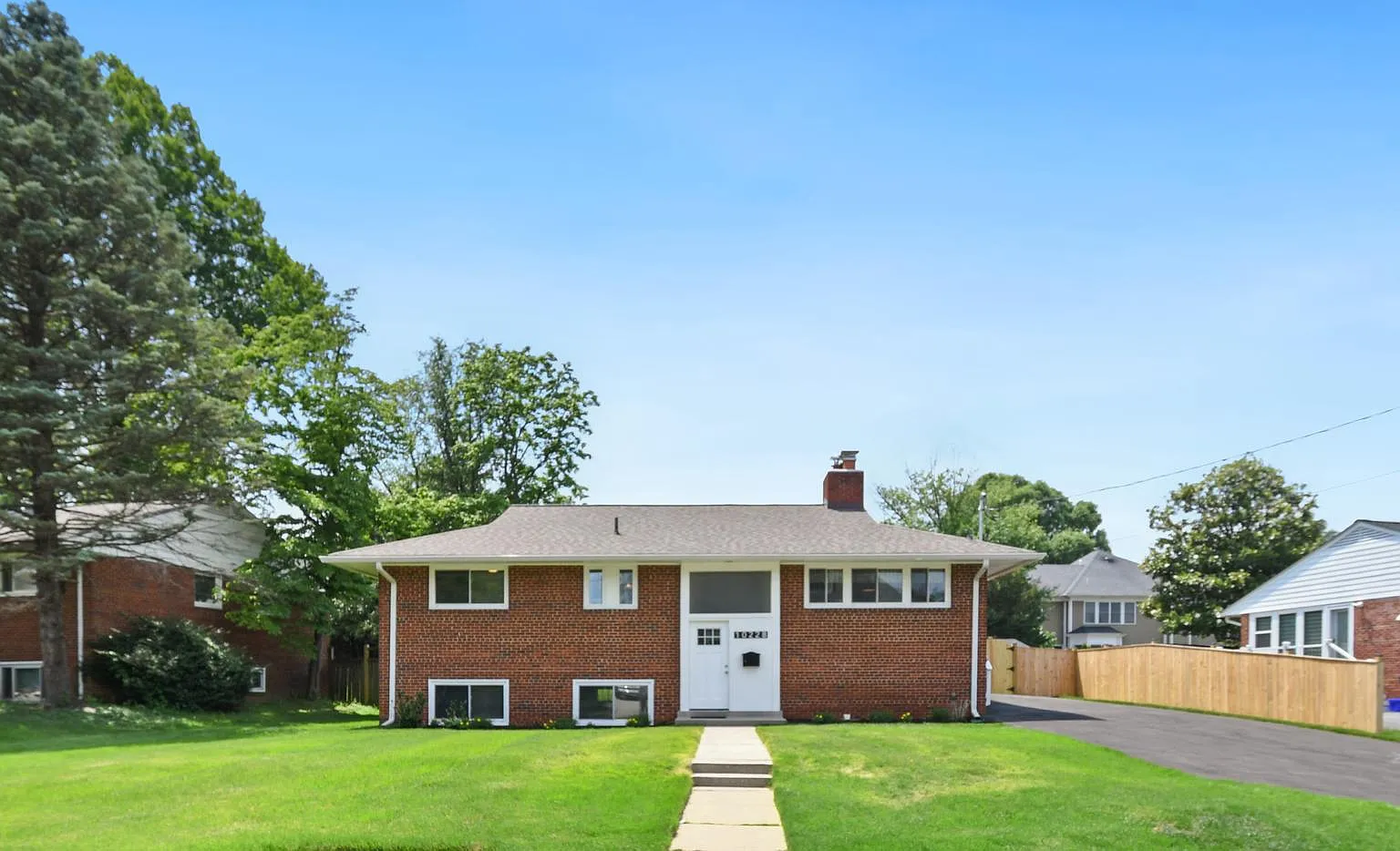 4 bed, 3.0 bath, 2260 sqft, $4,250 — Photo 4