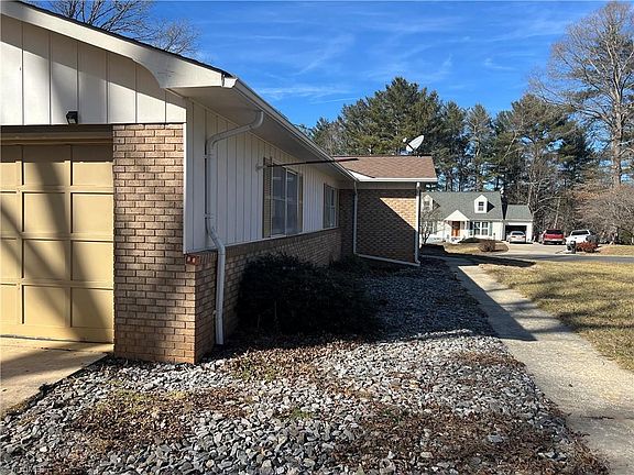 2nd image of 596 Wildwood Dr