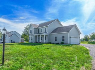 16 Pheasant Ln, Valatie, NY 12184