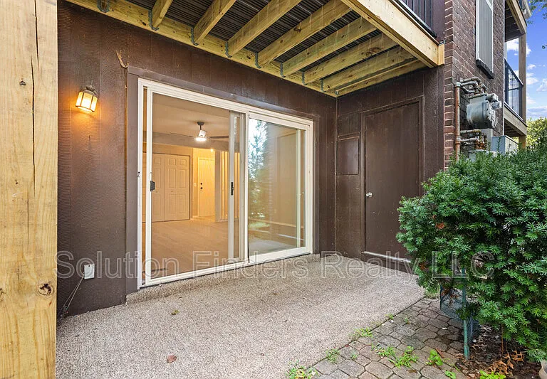 211 Crocker Dr #1 — Photo 22