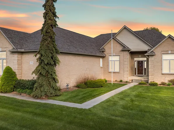 13782 Blue Beech Ln, Shelby Township, MI 48315