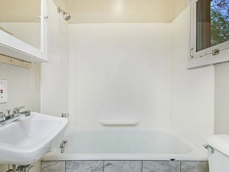 816 Wealthy St SE #2 — Photo 14