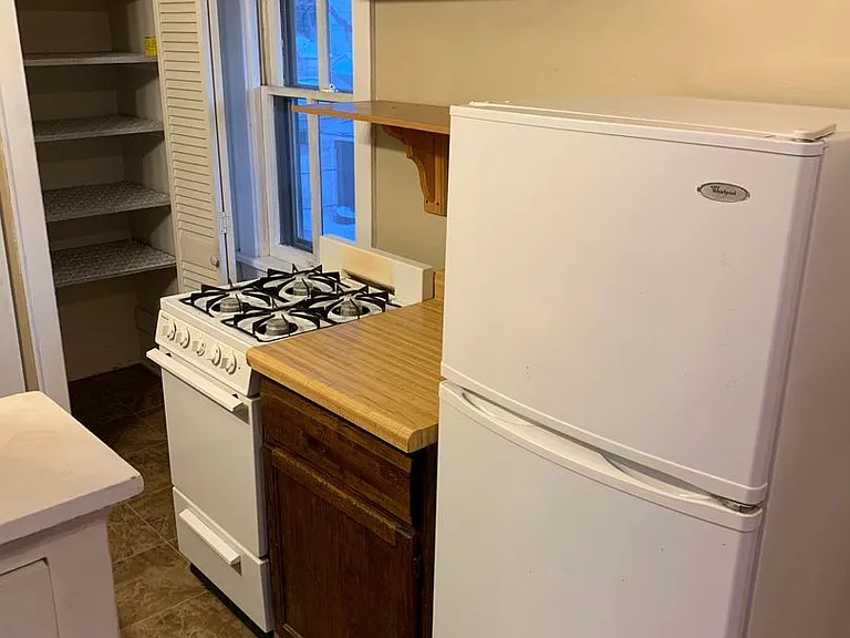 116 Lexington Pkwy N — Photo 3