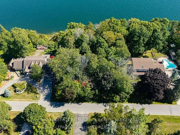 40 Riverside Dr, Kingston, ON K7L 4V1