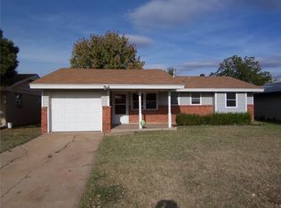 861 NW 14th St, Moore, OK 73160