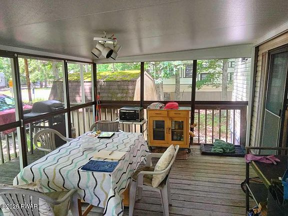 5th image of 101 Livingston Ln