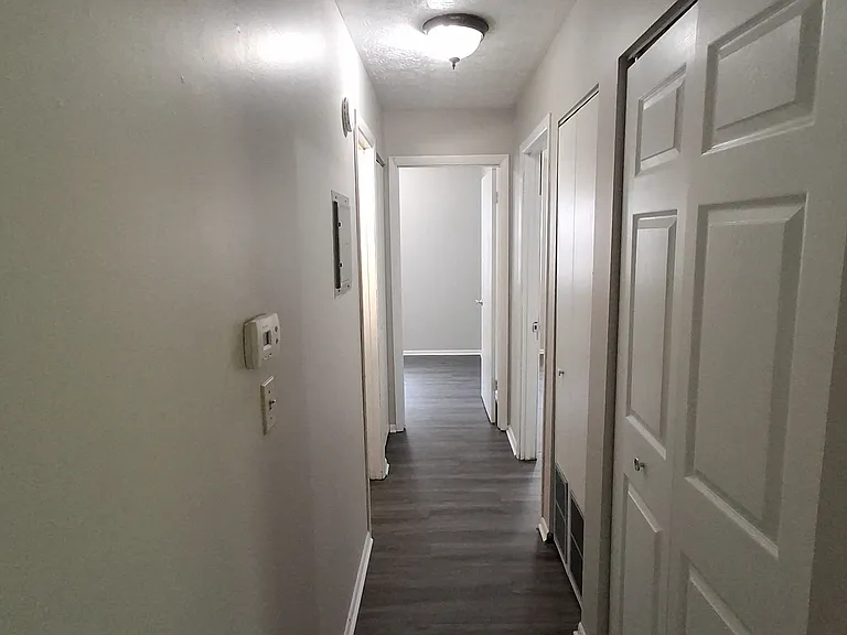 310 E Market St #10 — Photo 7