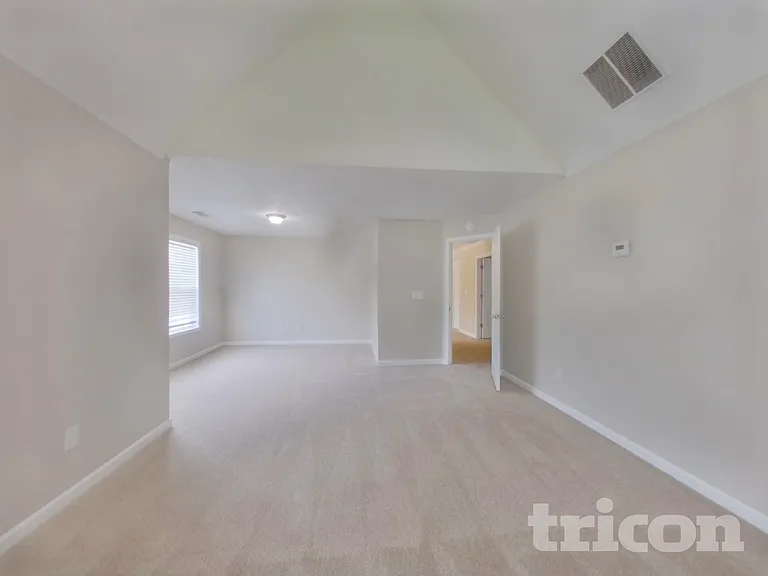 315 Avonlea Dr — Photo 7