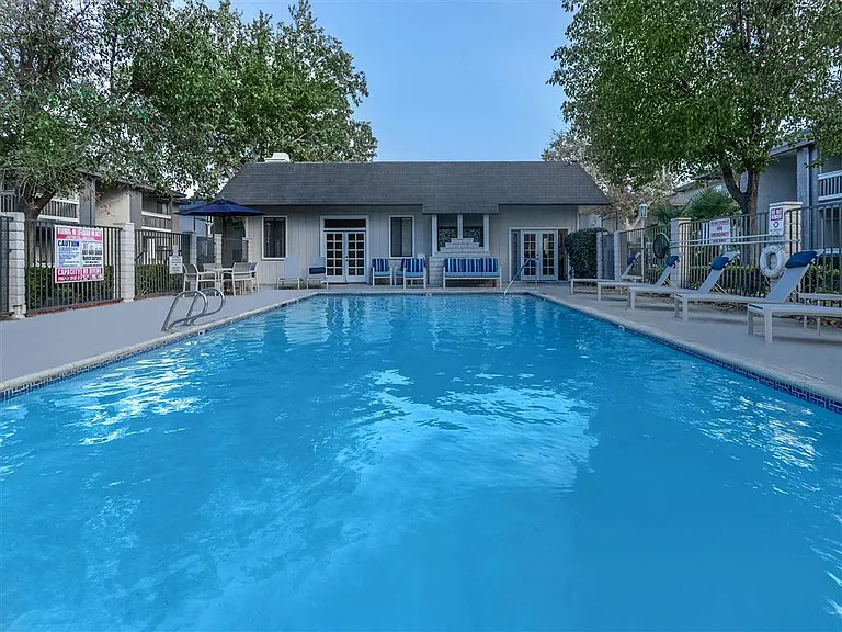 Montecito Apartments — Photo 5