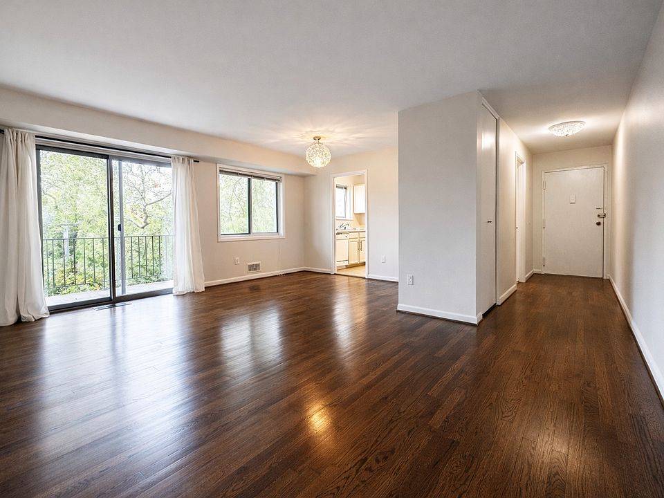 1st image of 10507 Weymouth St APT 102
