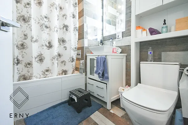 Rented by ERNY LLC | media 13