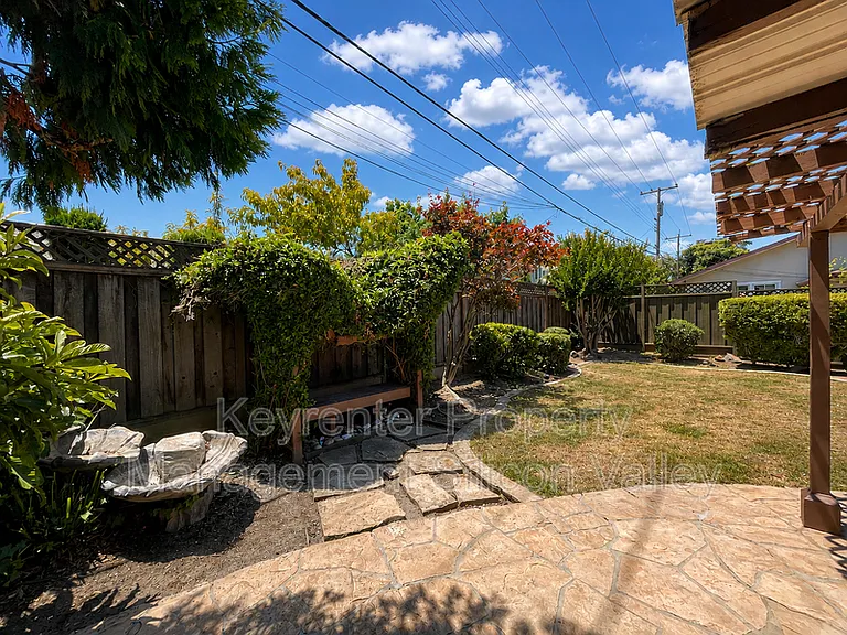 1114 Lynn Way — Photo 20