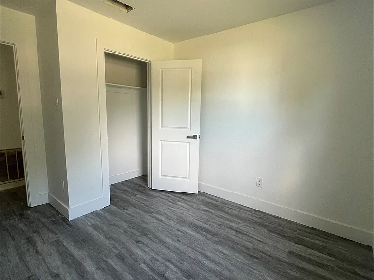 301 W Rochester St — Photo 10